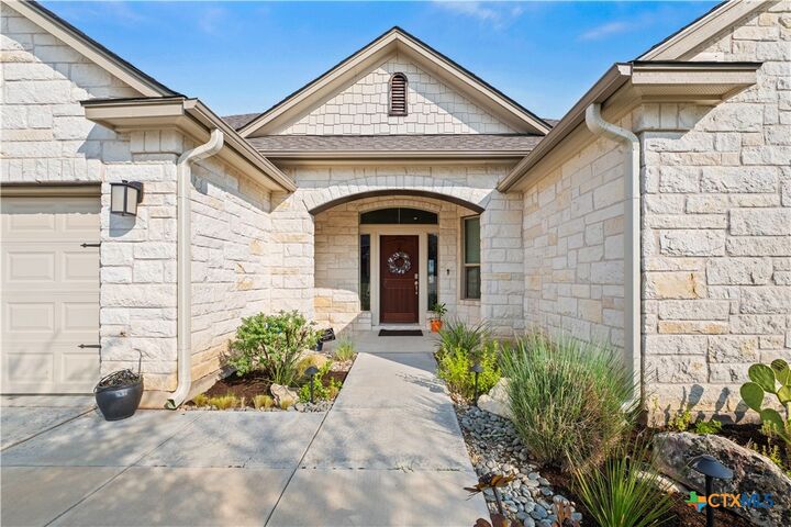 Property Photo:  2402 Lavigne Court  TX 76548 
