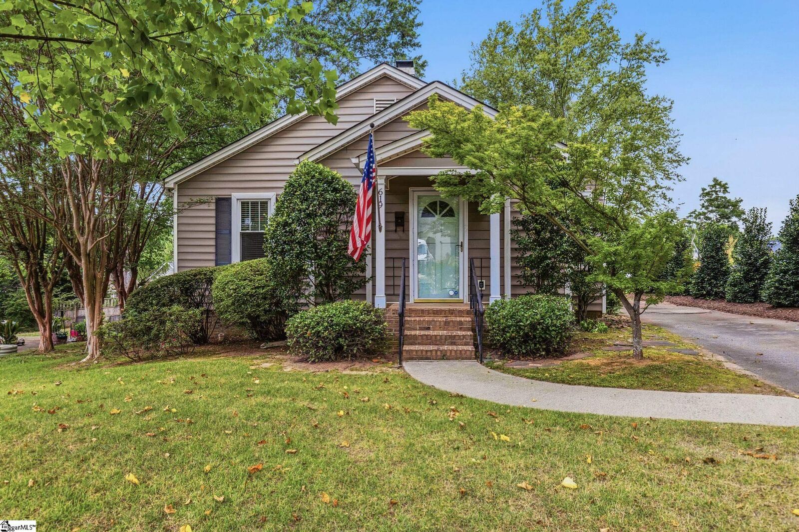 Property Photo: 619 Summit Drive SC 29609