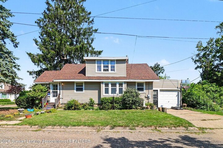Property Photo:  1933 Harding Avenue  MI 48910 