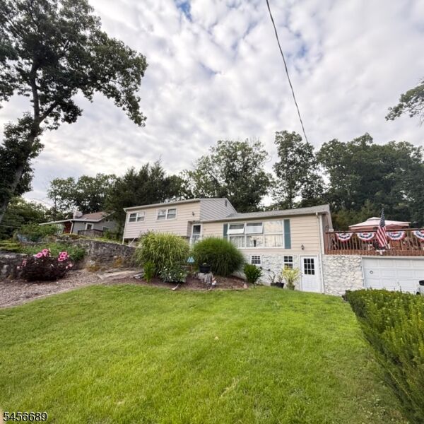Property Photo: 19 Lakeside Dr NJ 07461