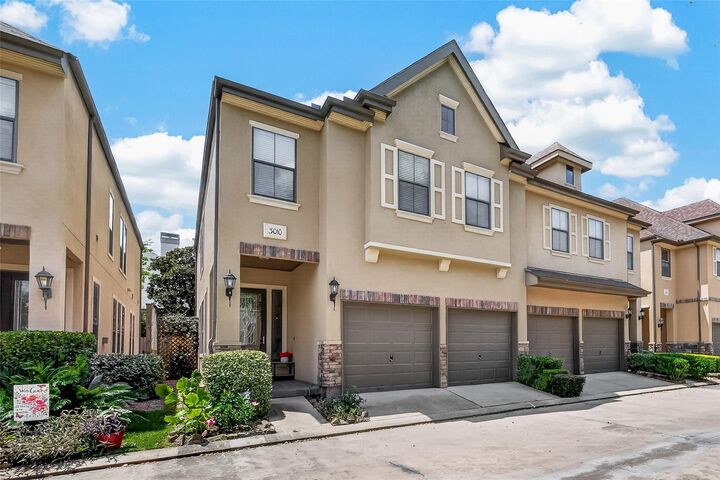 Property Photo:  3010 Royal Oaks Crest  TX 77082 