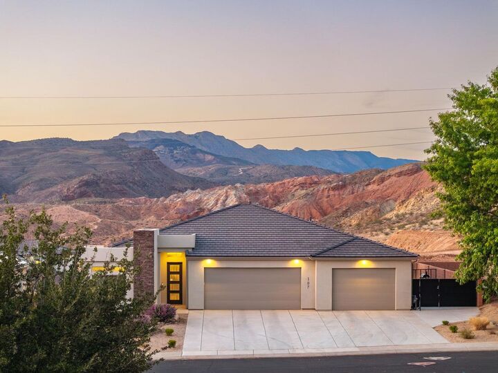Property Photo:  107 E 700 N  UT 84745 