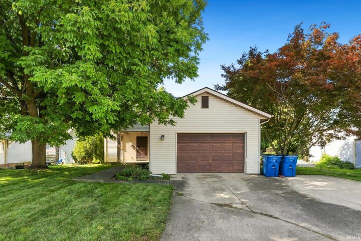 Property Photo:  915 Bell Avenue  IN 46774-1269 