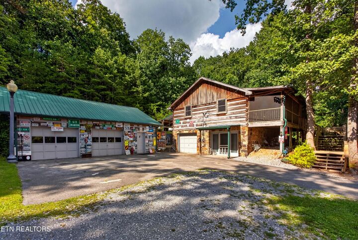Property Photo: 5919 Atkins Rd TN 37918