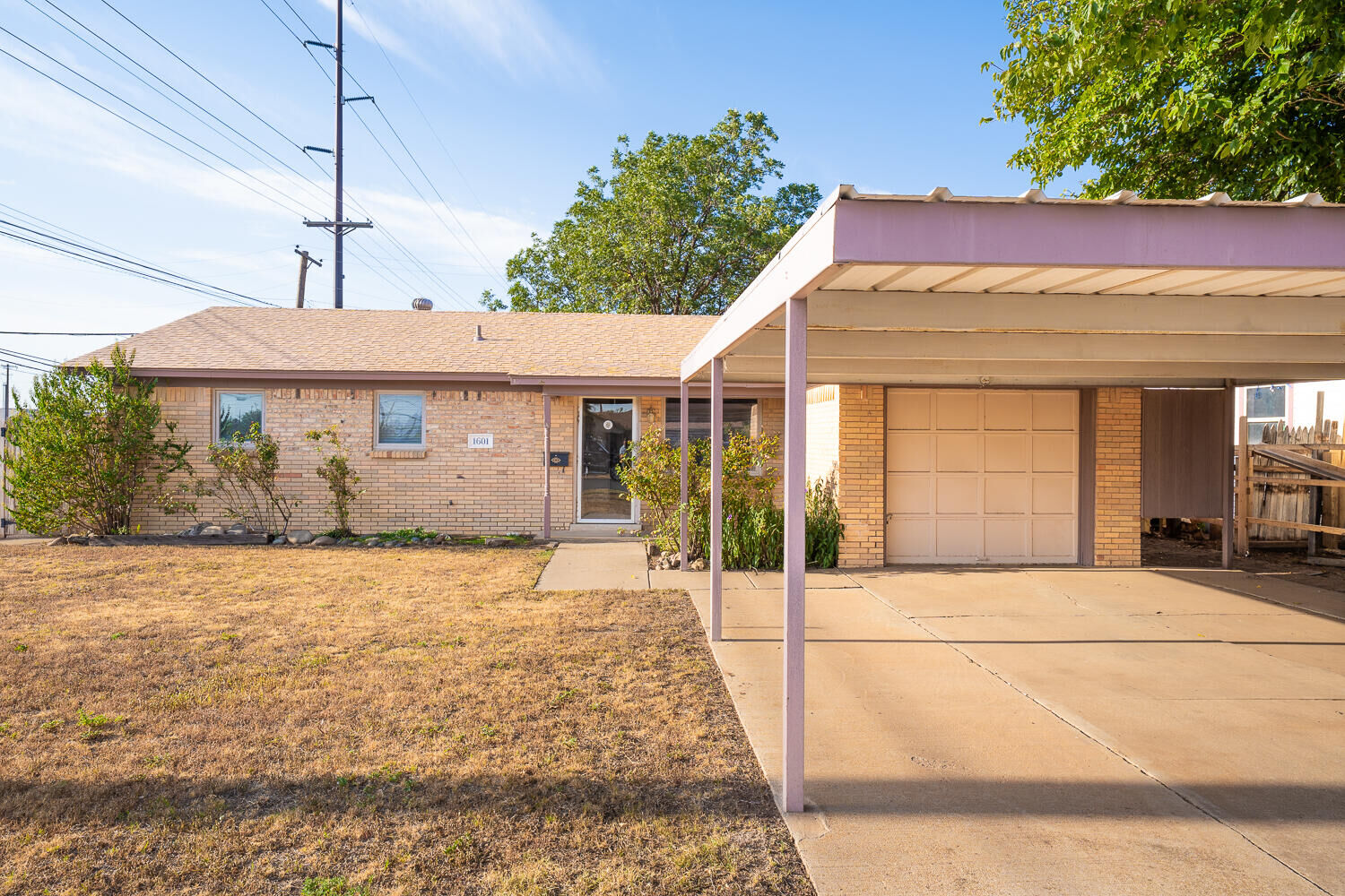 Property Photo: 1601 69th Street TX 79412