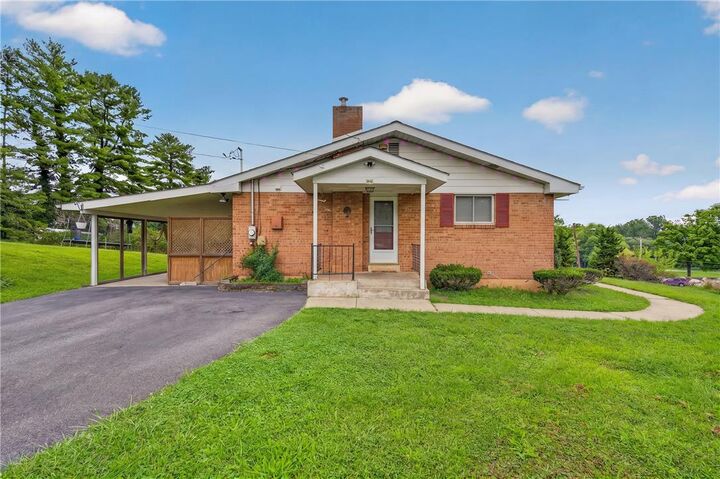Property Photo:  831 Juniata Street  PA 18103 
