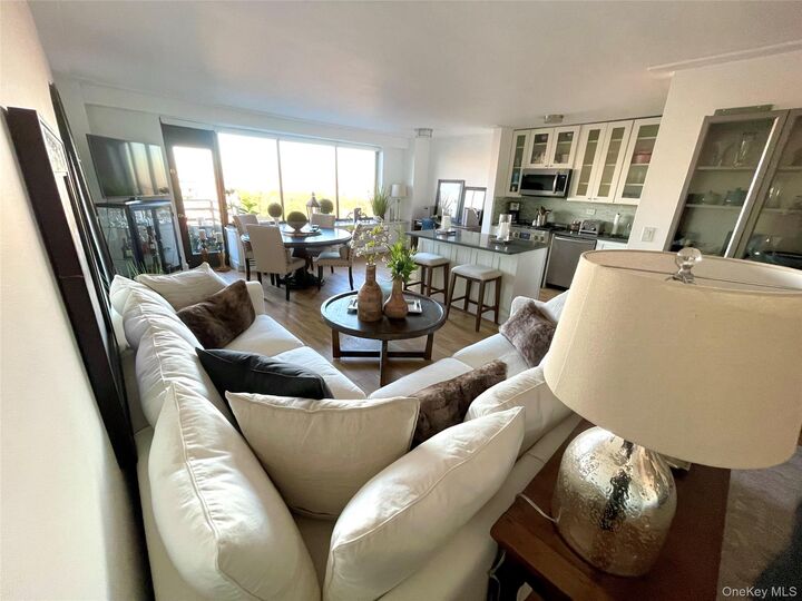 Property Photo:  372 Central Park West 20K  NY 10025 