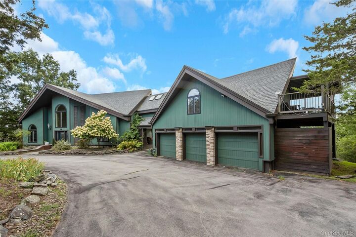 Property Photo:  69 Cedar Pond Lane  NY 10918 