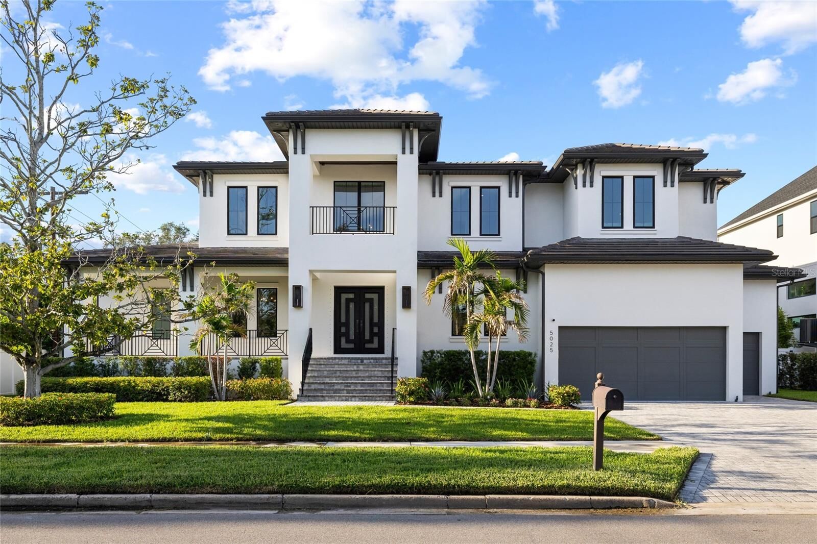 Property Photo:  5025 W Dante Avenue  FL 33629 