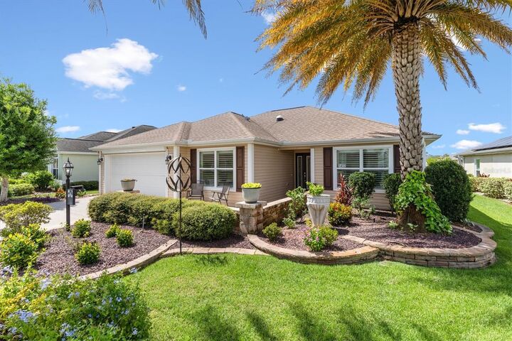 Property Photo:  1452 Olustee Place  FL 32163 