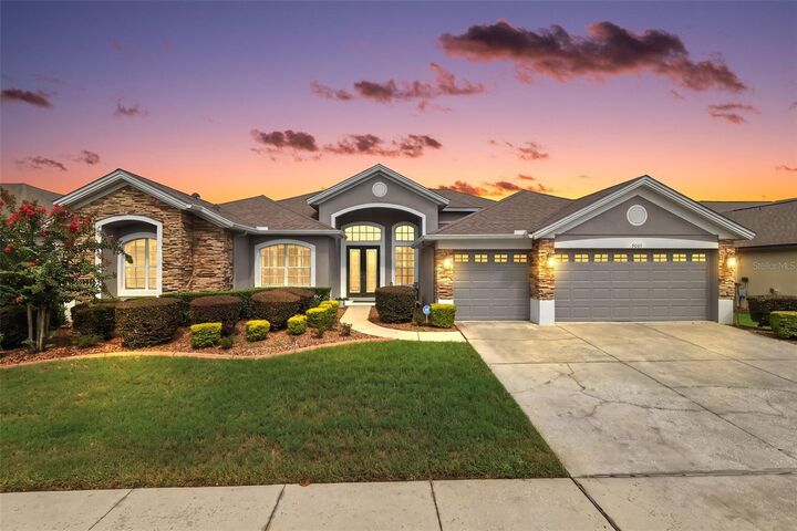 Property Photo: 9085 Laurel Ridge Drive FL 32757