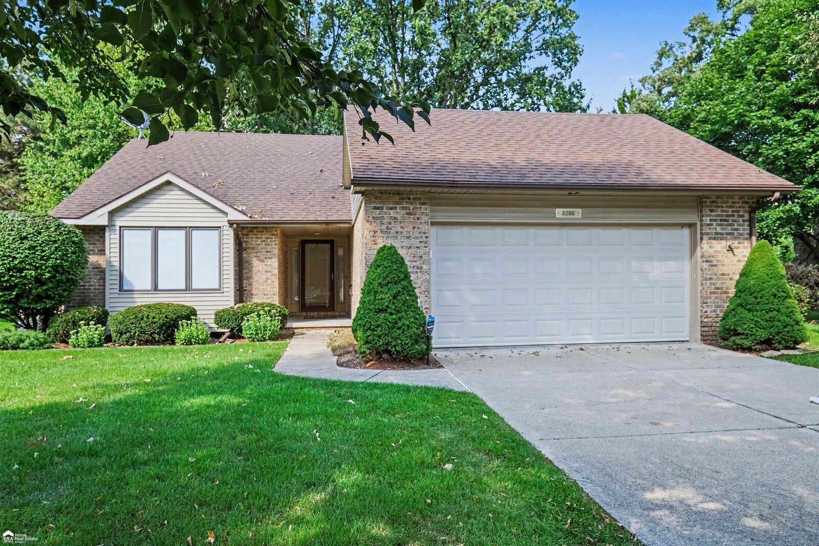 Property Photo:  8280 Butternut Court Court  MI 48439 