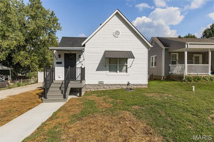 Property Photo: 1015 S 2nd Street MO 63020