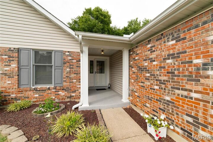 Property Photo: 912 Gastorf Place MO 63031