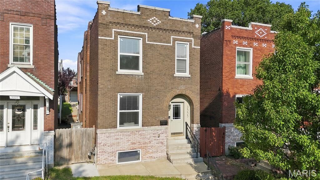 Property Photo:  3555 S Spring Avenue  MO 63116 