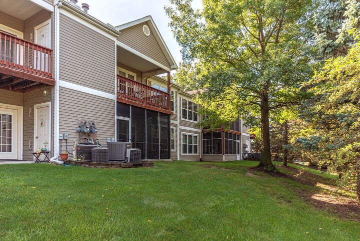 Property Photo:  1486 Fox Pointe Circle  MI 48108 