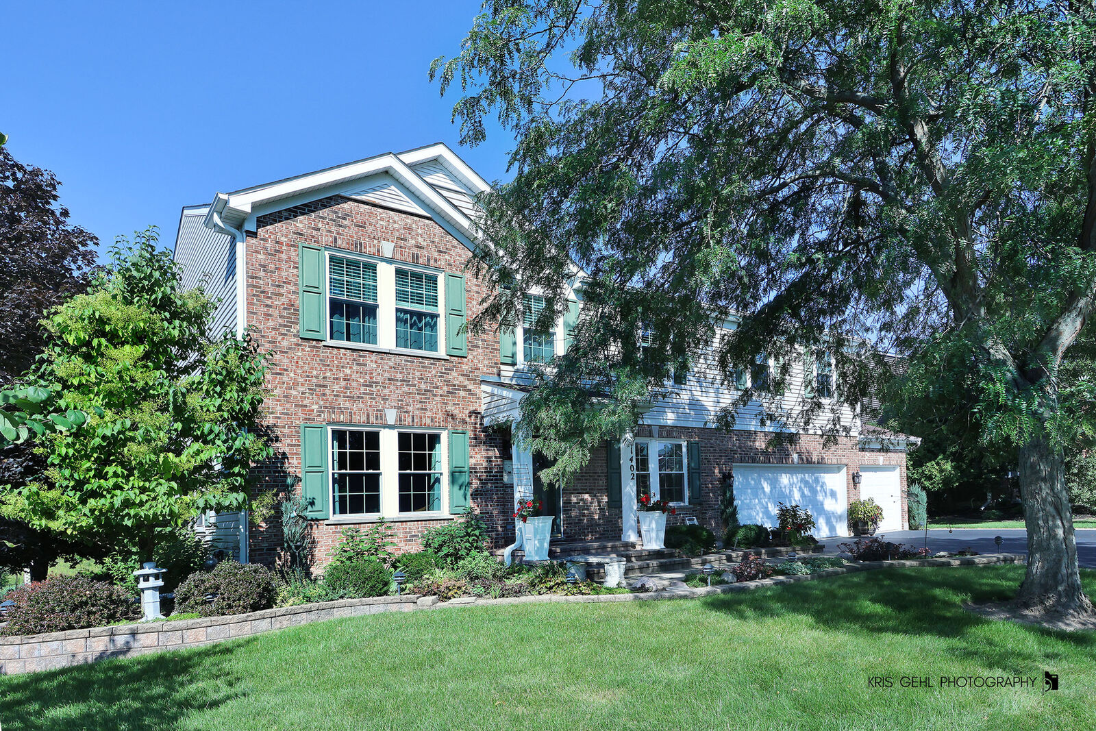 Property Photo:  1402 Benton Drive  IL 60046 