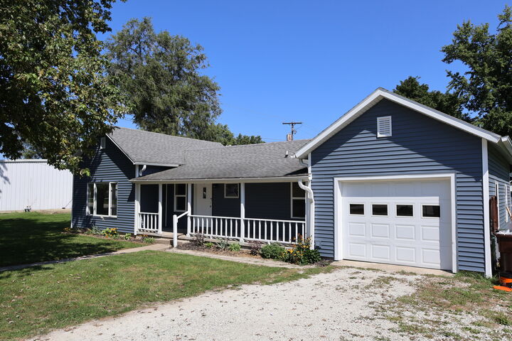 Property Photo: 145 E Spaulding Avenue IL 60927