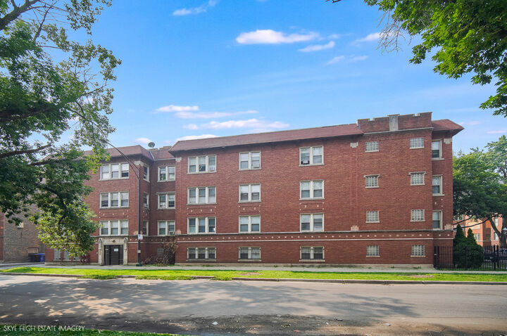 Property Photo:  2511 E 76th Street 3  IL 60649 