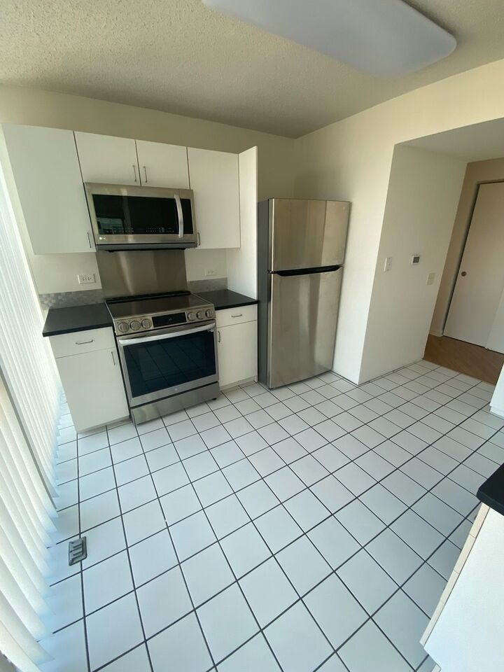 Property Photo: 3120 S Indiana Avenue 302 IL 60616
