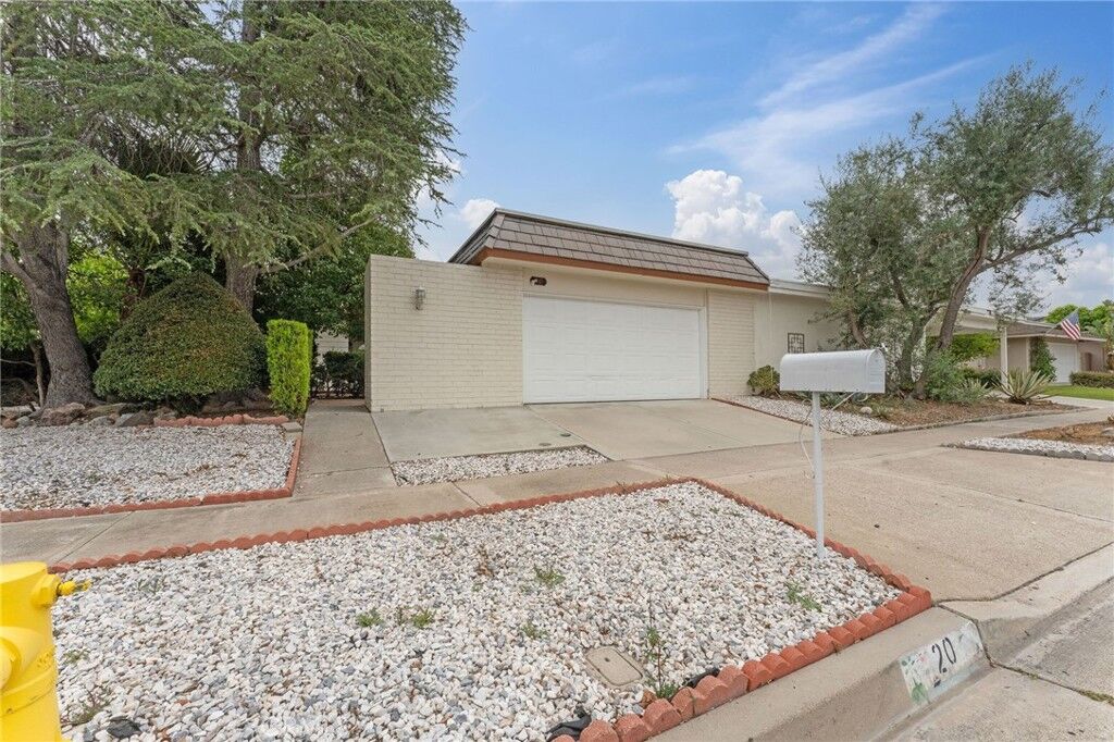 Property Photo: 20 Norton St CA 92612