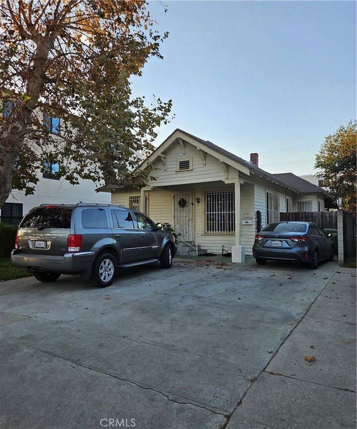Property Photo:  1201 Rolland Curtis  CA 90037 