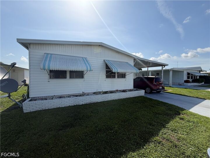 Property Photo: 653 Future Drive FL 33917
