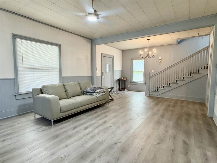 Property Photo: 816 W Bridge Avenue OK 74631