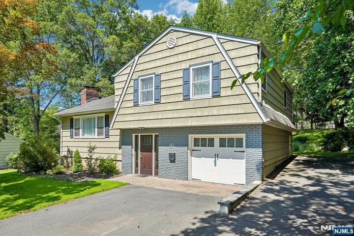 Property Photo:  41 Magnolia Avenue  NJ 07645 