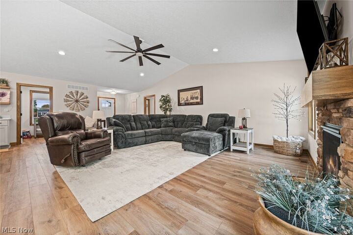 Property Photo: 850 Eggleston OH 44202
