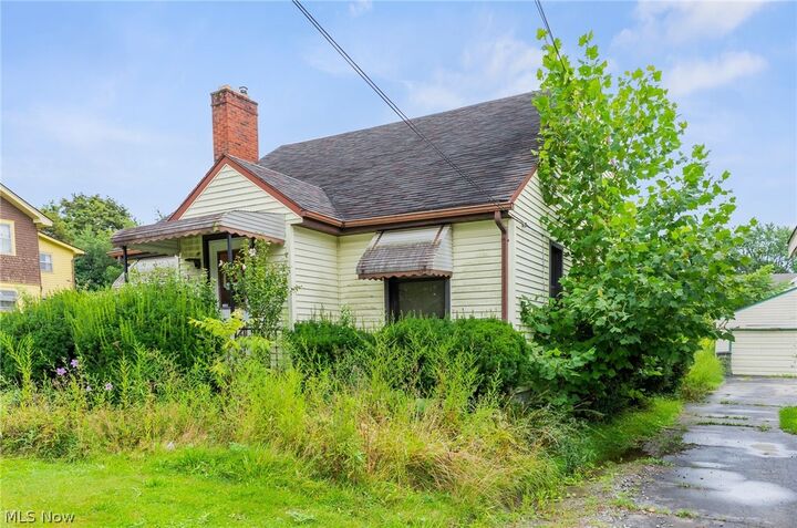 Property Photo: 351 E Avondale Avenue OH 44507