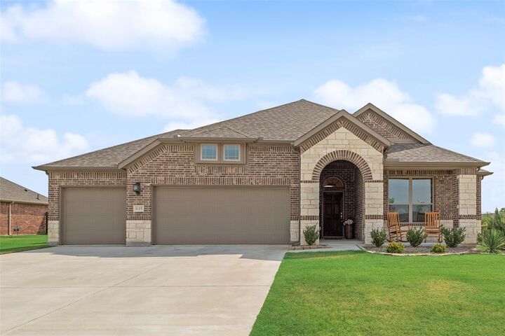 Property Photo:  645 Mb S Way  TX 76258 
