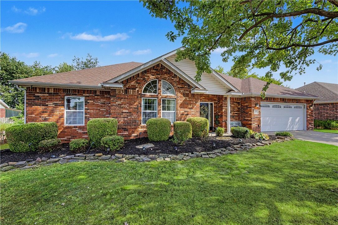 Property Photo:  326 Northcrest Avenue  AR 72745 