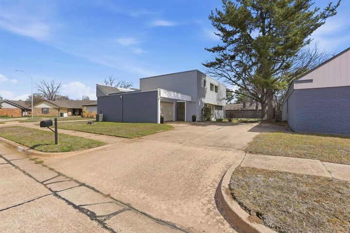 Property Photo:  509 Fenwick Court  OK 73072 