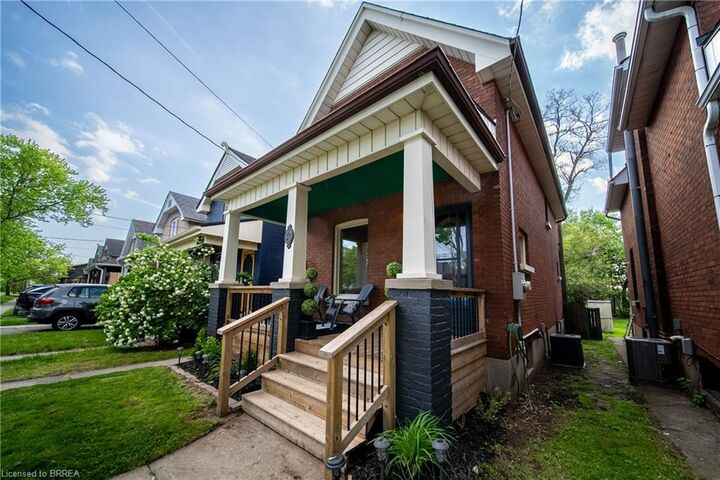 Property Photo:  20 Wells Avenue  ON N3R 4J2 