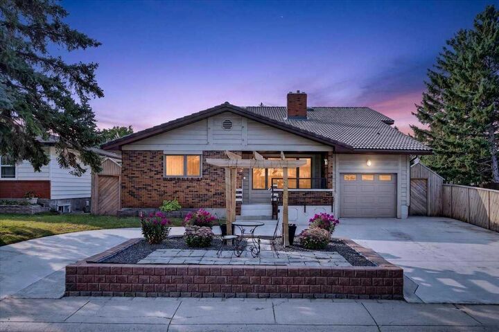 126 Marbrooke Circle NE — photo 1