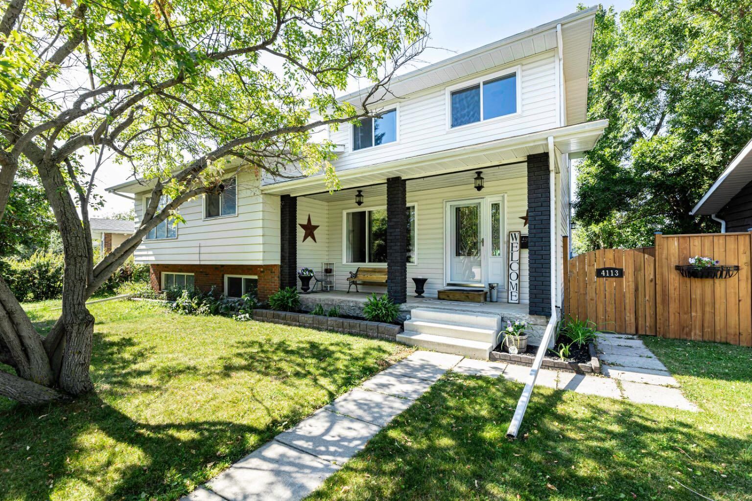 Property Photo:  4113 53 Avenue  AB T4G 1G3 