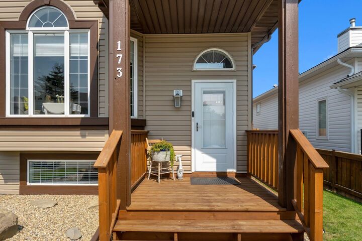 Property Photo:  173 Harvest Rose Circle NE  AB T3K 4M6 