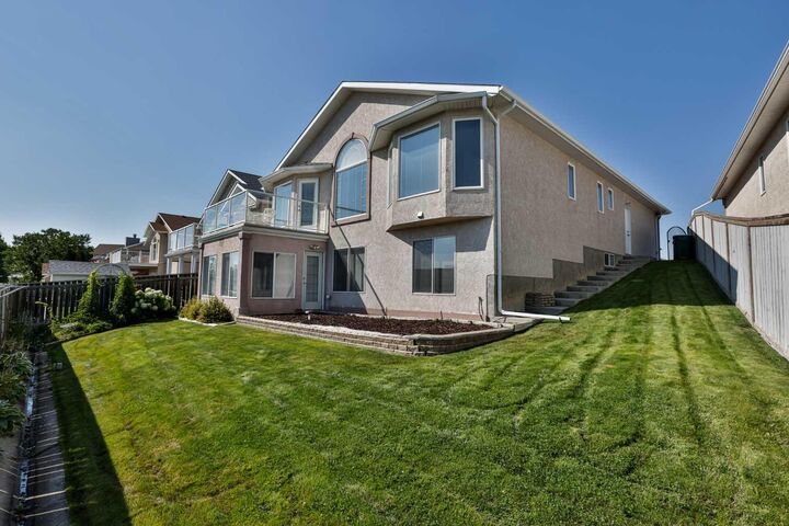 Property Photo:  34 Fairmont Crescent S  AB T1K 7G3 
