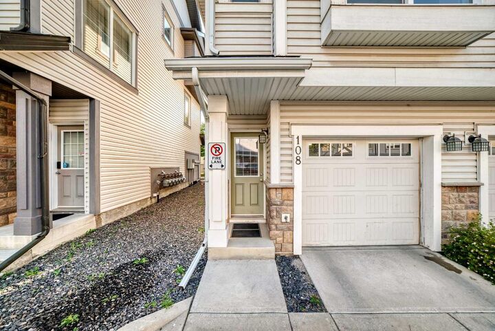 Property Photo:  108 New Brighton Point SE  AB T2Z 1B8 