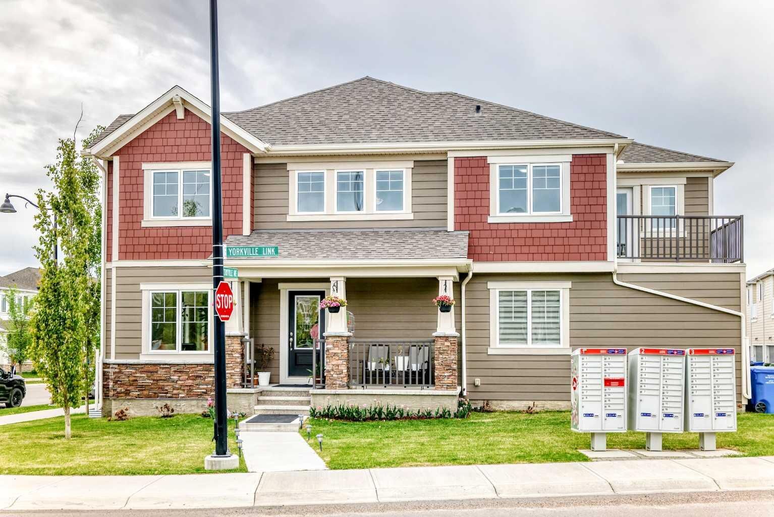 Property Photo:  8 Yorkville Link SW  AB T2X 4K4 