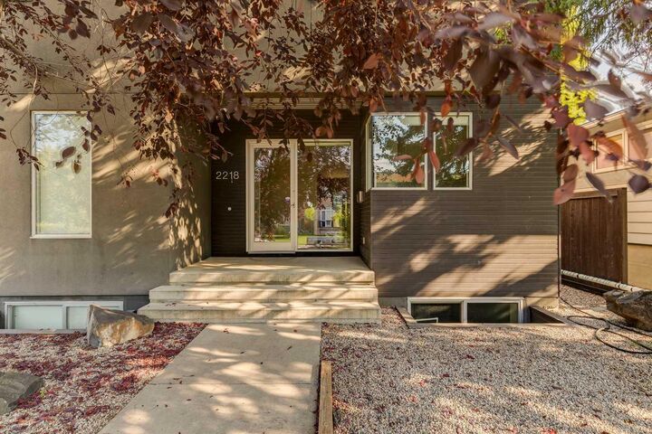 Property Photo:  2218 32 Avenue SW  AB T2T 1X1 