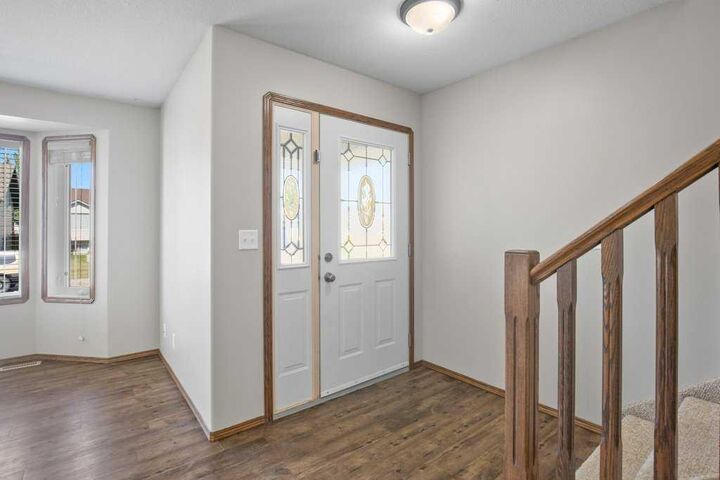 Property Photo:  127 Lyons Close  AB T4R 3P6 