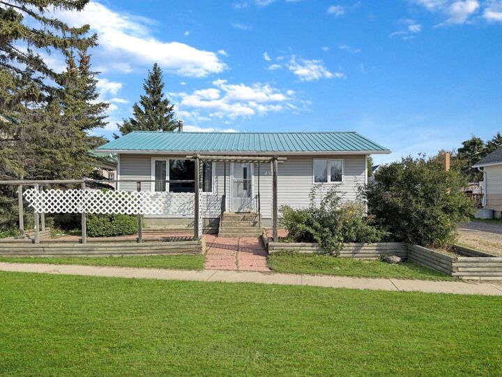 Property Photo: 4912 49 Avenue AB T0H 1S0