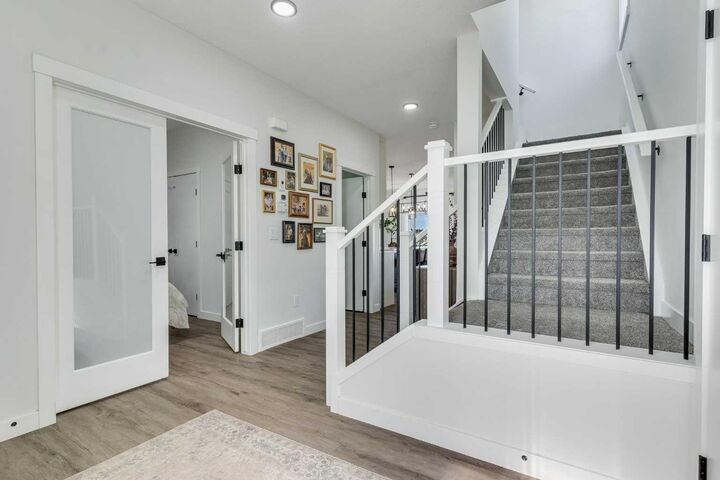 Property Photo:  825 Edgefield Street  AB T1P 0H6 