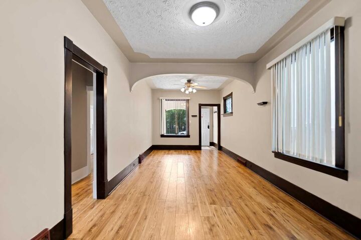 Property Photo:  616 17 Avenue NW  AB T2M 0N5 
