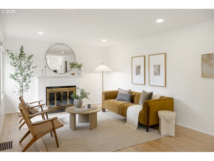 Property Photo:  6345 NE 35th Pl  OR 97211 