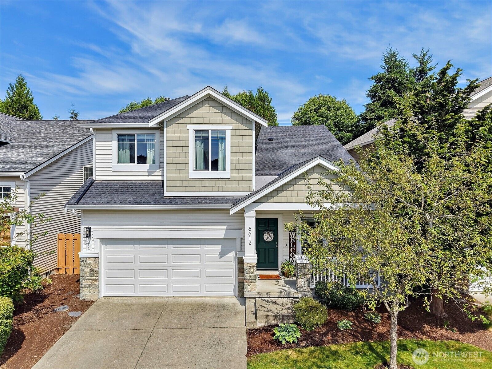 Property Photo:  6612  Francis Loop SE 54  WA 98092 