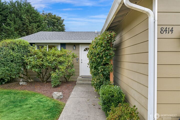 Property Photo: 8414 14th Place SE WA 98258