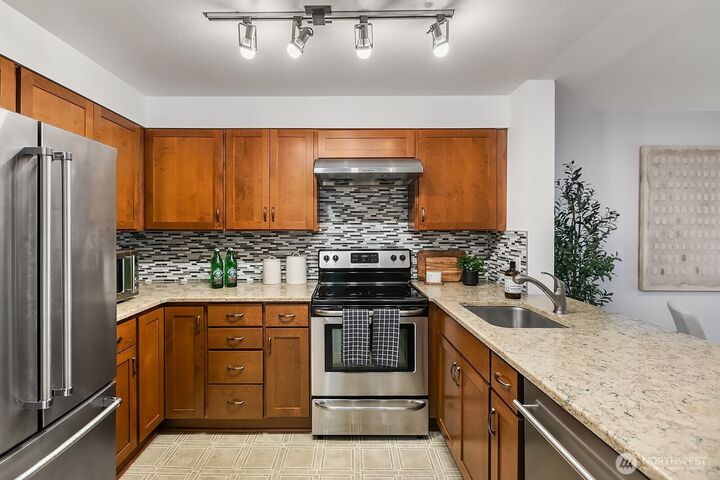 Property Photo: 1300 W Boston Street 24 WA 98119